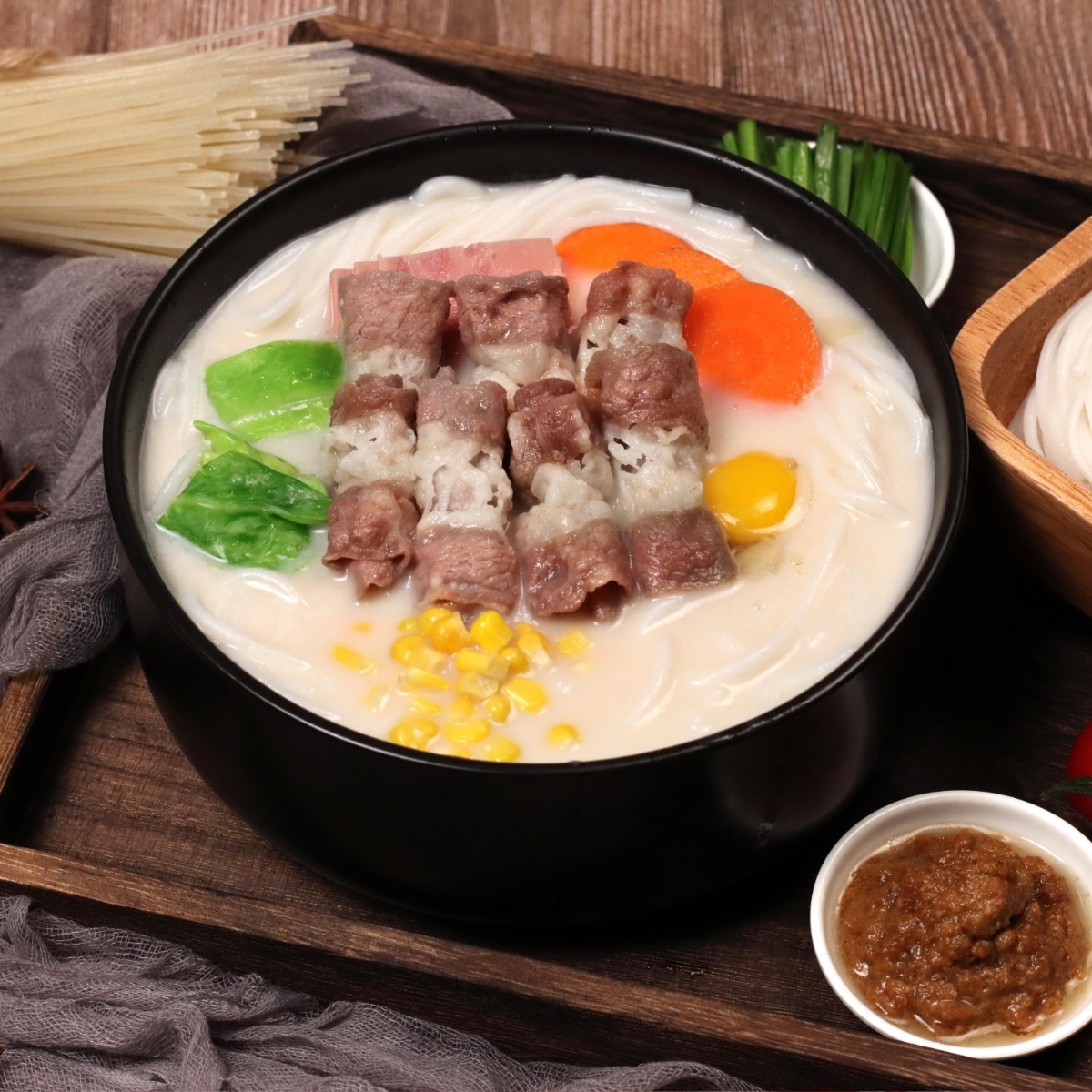 狀元米線深知決定一家米線店生意好壞，全靠產(chǎn)品口味