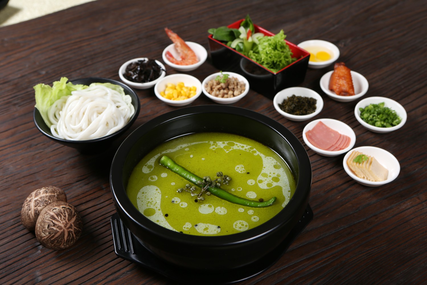 狀元米線，眾多加盟商家的誠摯選擇，餐飲創(chuàng)業(yè)好項(xiàng)目，全國合作熱線：400-967-2208