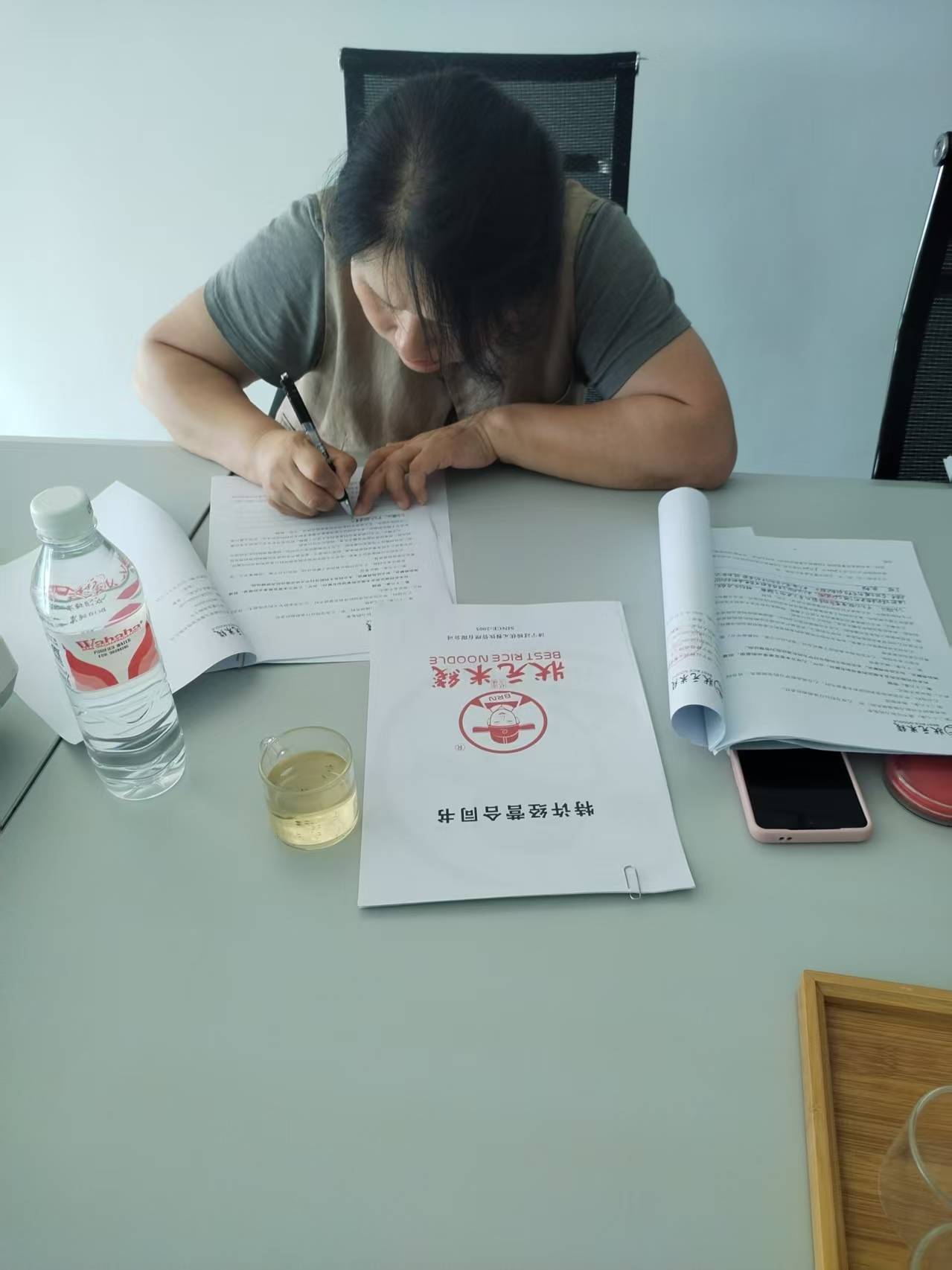  二店簽約成功！感謝您對(duì)狀元米線品牌價(jià)值和市場(chǎng)影響力的認(rèn)可！ #狀元米線 #米線加盟 #餐飲開店 #簽